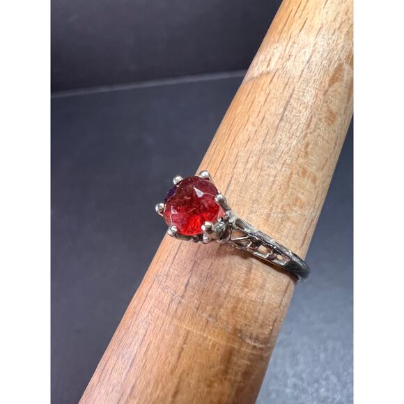 Vintage 10k White Gold Garnet Solitaire Ring – Size 6.5 – Magnolia Jewelry - Picture 1 of 16